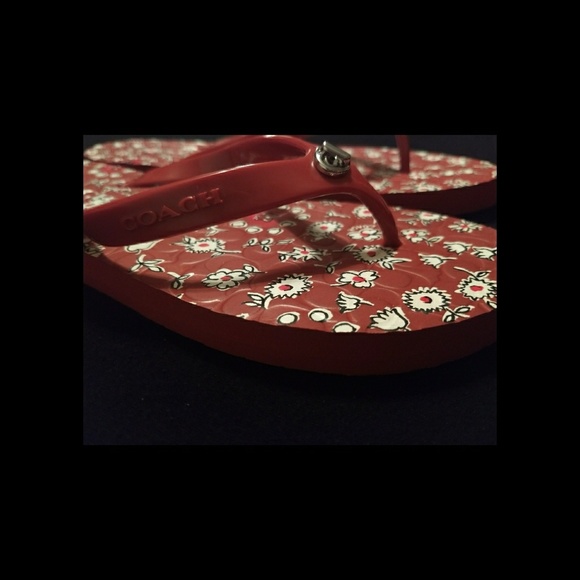 Coach Women's Red Abbigail Flip Flops NWOT - Picture 3 of 6
